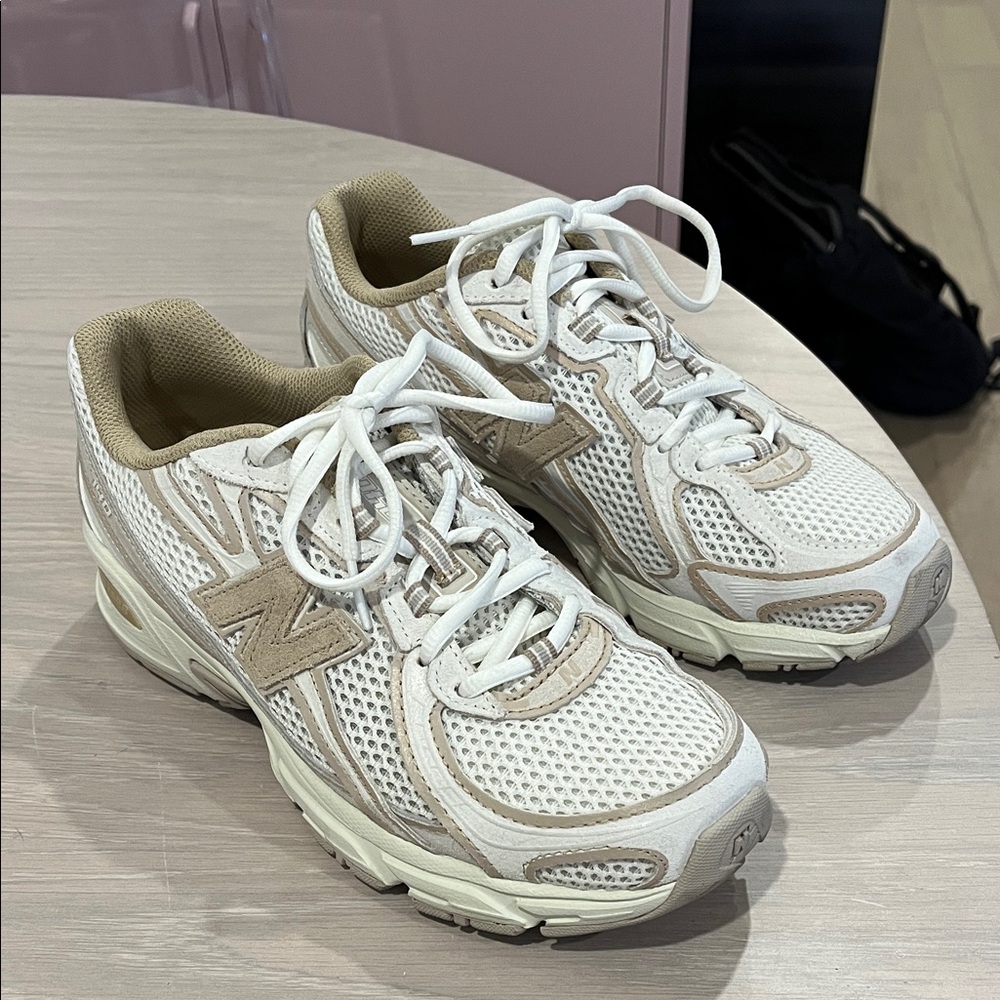 New Balance U740 Women’s US 8 Wide